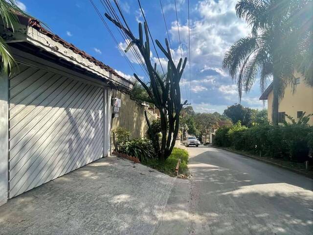 #1000 - Casa em Bolsão para Venda em Carapicuíba - SP - 3